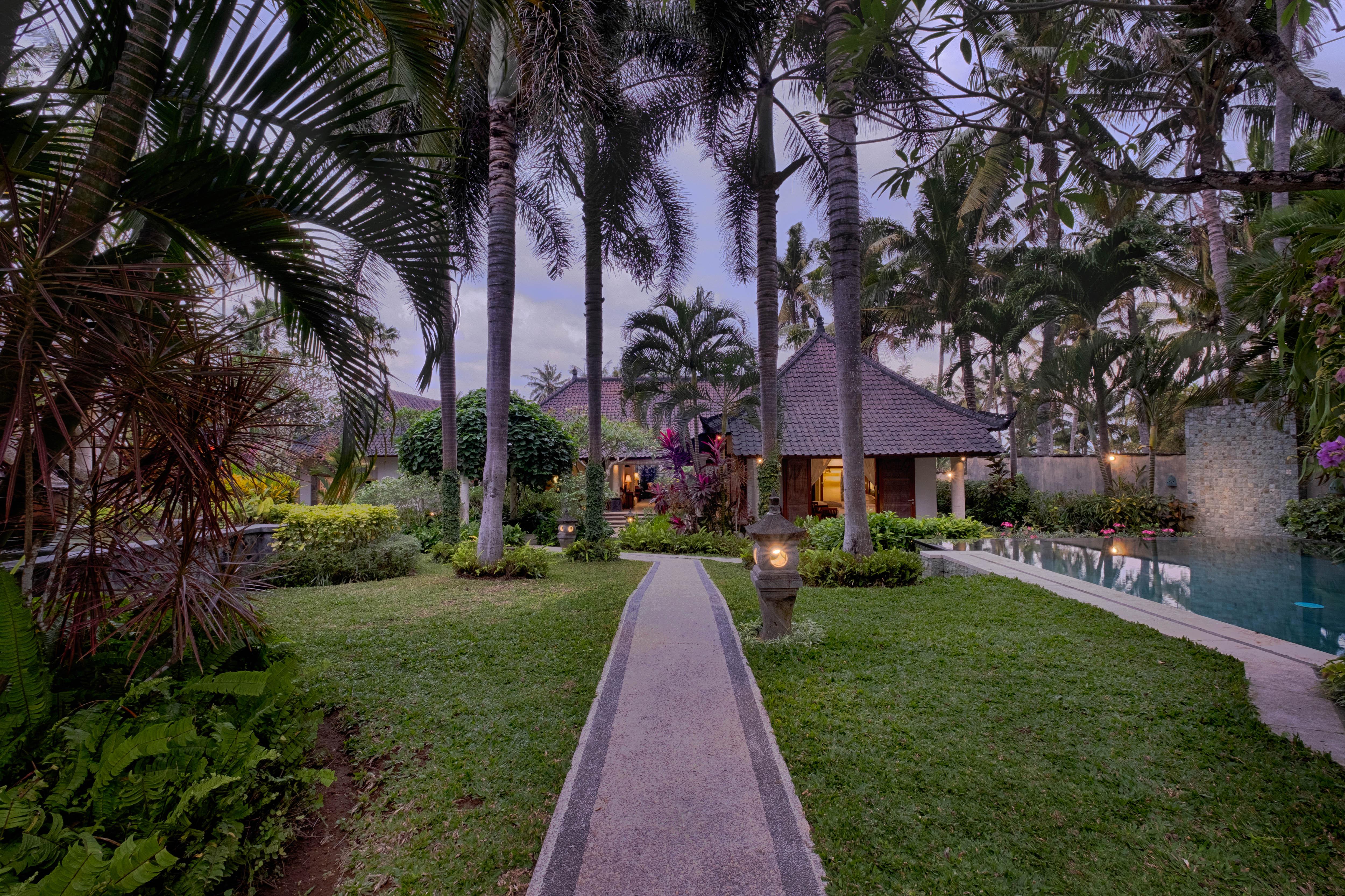 Kutus Kutus Saba Beach Villa Sukawati  Exterior photo