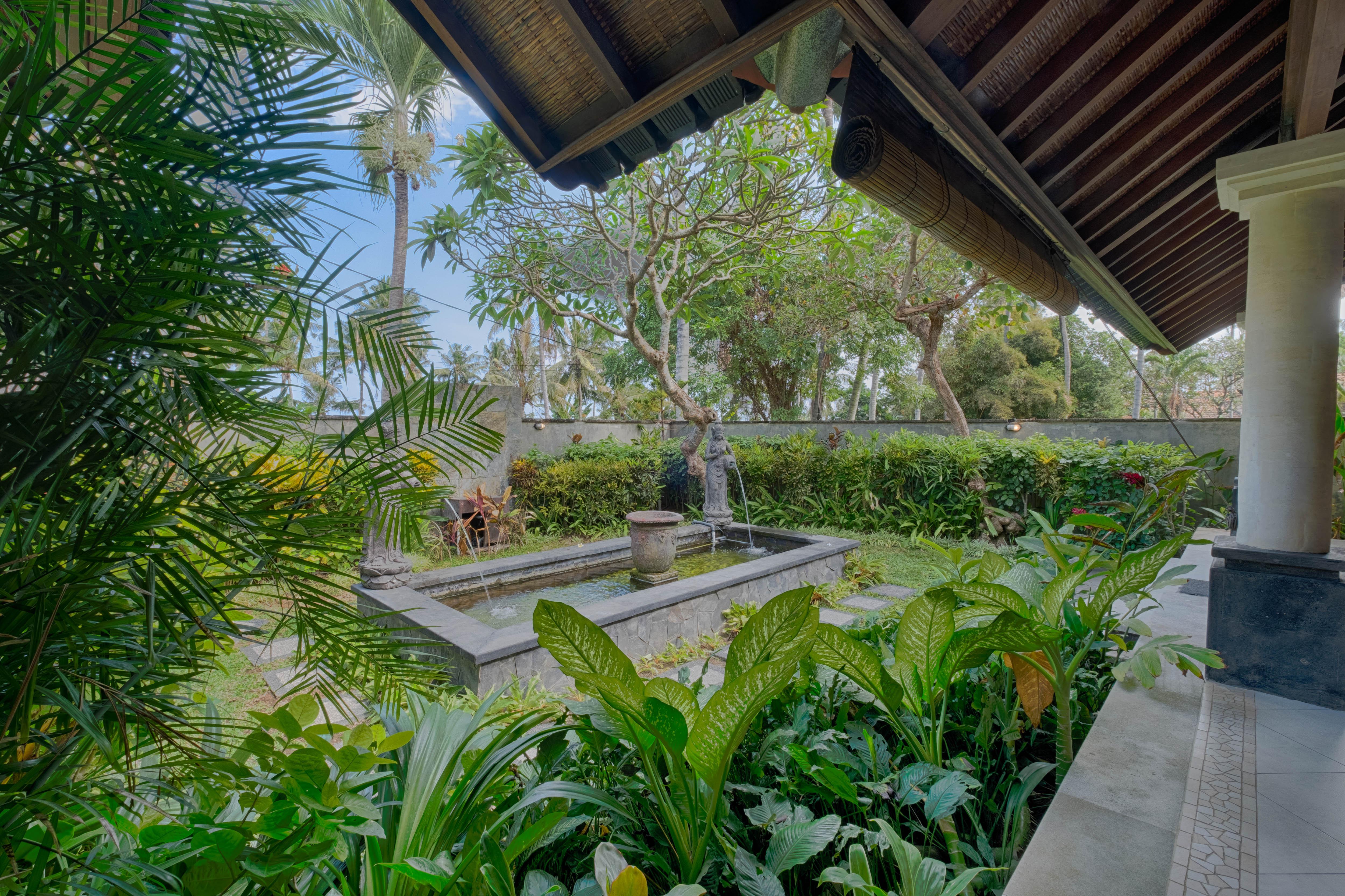 Kutus Kutus Saba Beach Villa Sukawati  Exterior photo